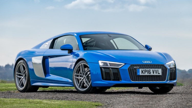 آئودی R8 v10 plus