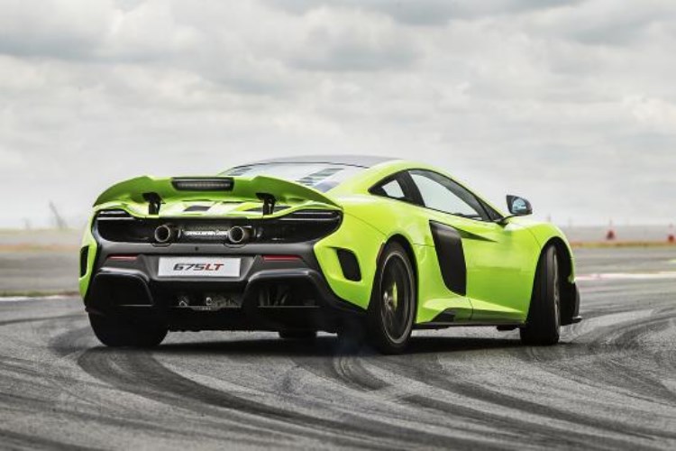 مکلارن 675LT