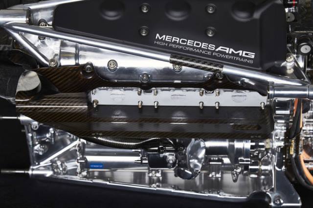 AMGPETRONAS-W07-Engine-1-4