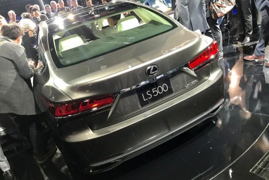 دیترویت 2017 - لکسوس LS500