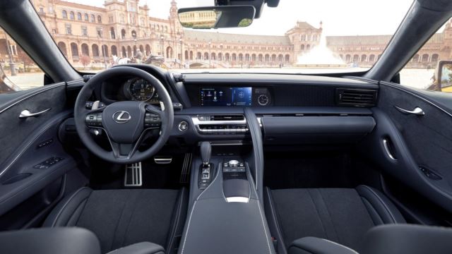 کابین لکسوس LC500