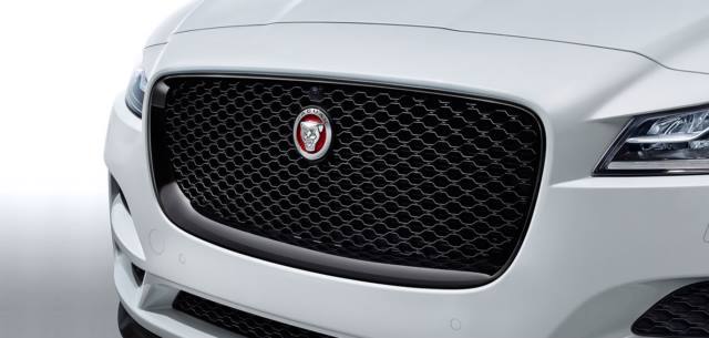 جلوپنجره جگوار F-PACE