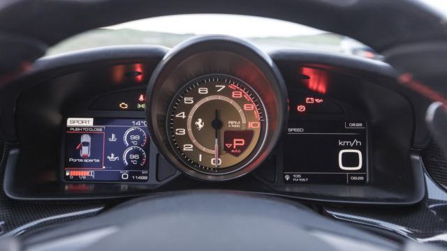 فراری GTC4 Lusso T