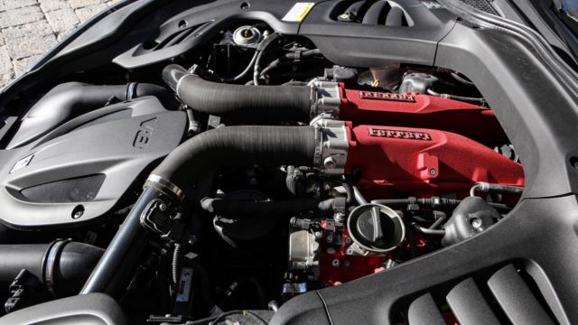 موتور فراری GTC4 Lusso T