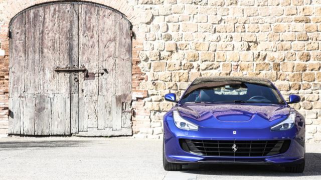فراری GTC4 Lusso T