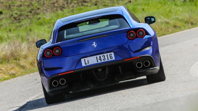 فراری GTC4 Lusso T