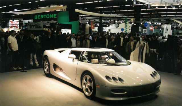 نمونه اولیه کونیخ‌زگ CC8S در نمایشگاه پاریس 2000