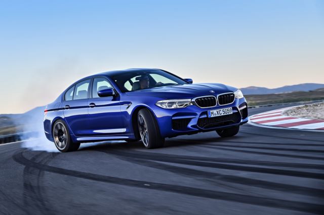 ب ام و M5