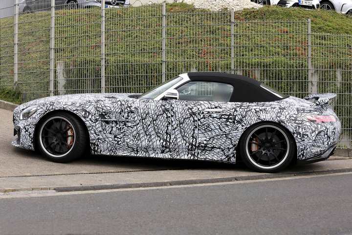 خودرو رودستر Mercedes-AMG GT R