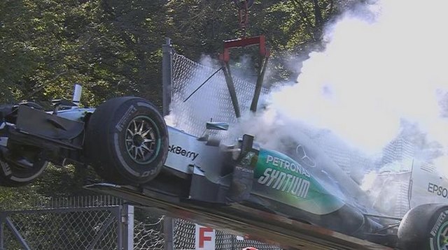 monza-rosberg-smoke