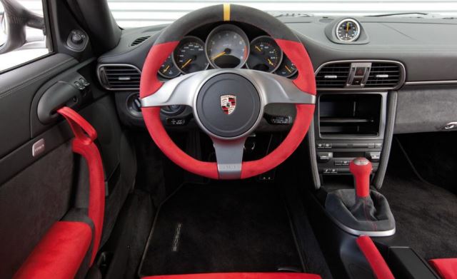 پورشه 911 GT2 RS
