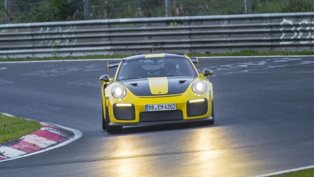 پورشه 911 GT2 RS